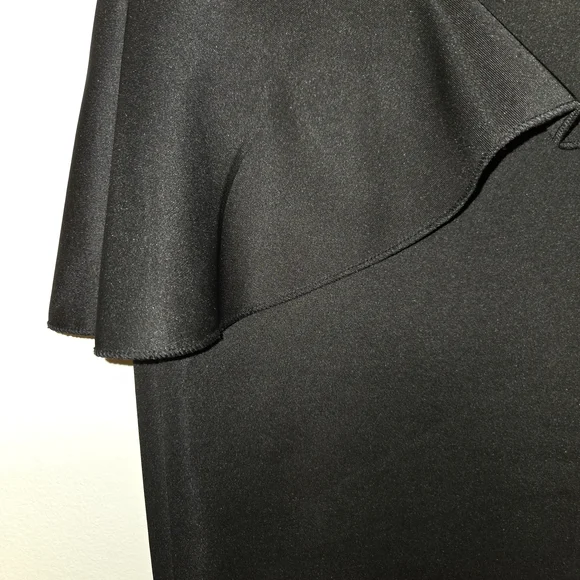 STYLE Ruffle Off-the-Shoulder Black Top L-M - Picture 2 of 7